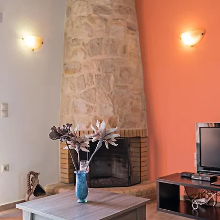 With One Bedroom In Kaloniktis-rethymno, With Pool Access An Apartment