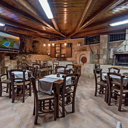 With One Bedroom In Kaloniktis-rethymno, With Pool Access An Apartment *